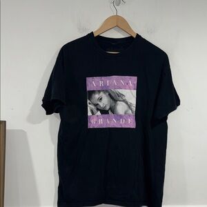 Ariana Grande tee Black Graphic T-Shirt with Purple Accents large cotton